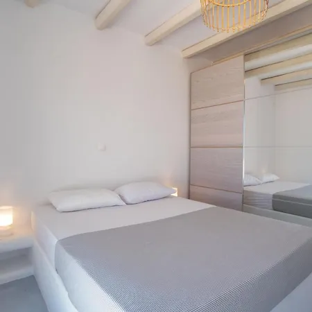 Deluxe Sea View Maisonette In Apartment Páros